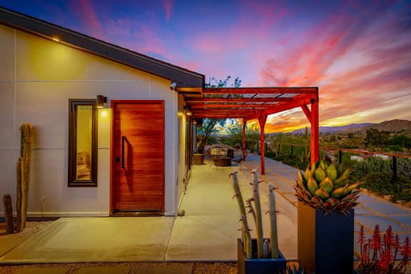Calico Landing, Desert Pool + Spa Retreat - Image 5